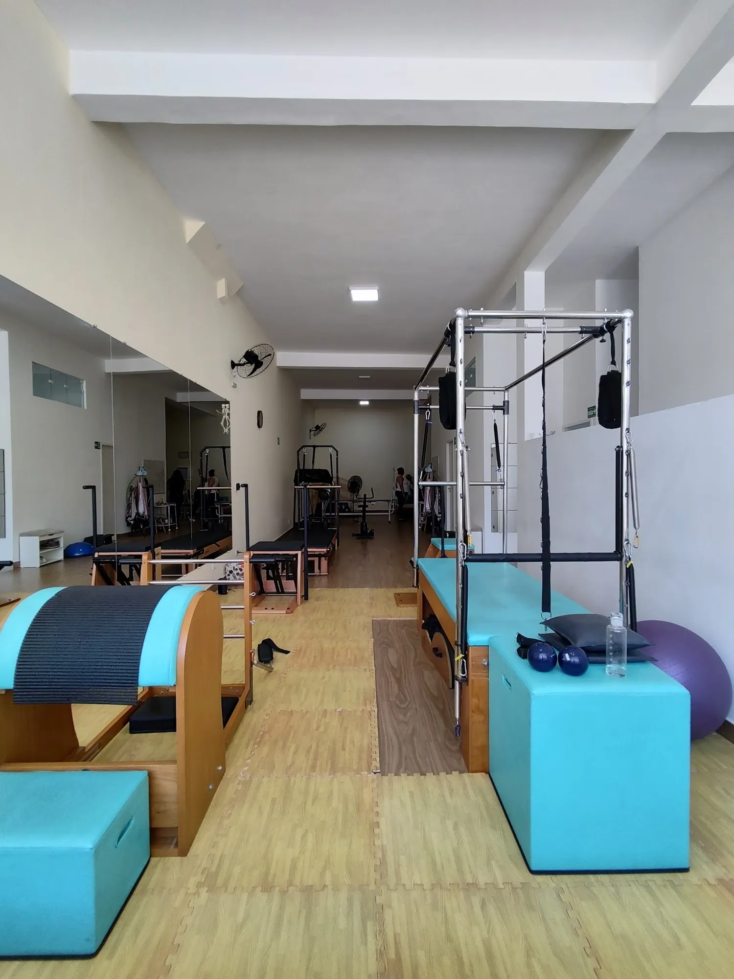 Estúdio de Pilates da Clínica Reabilitar com aparelhos